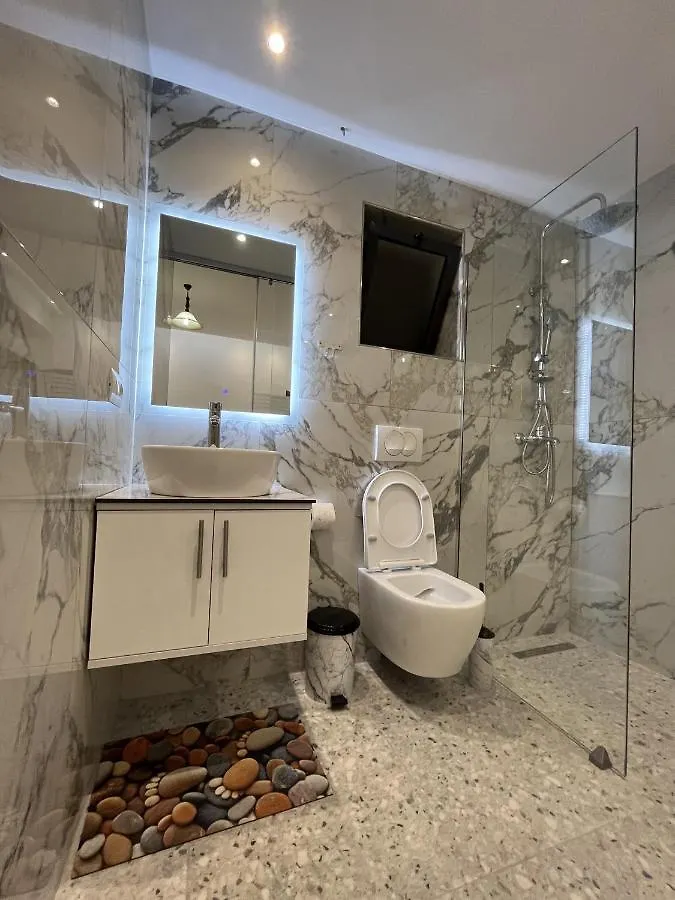 Biraci Residence Ksamil Aparthotel